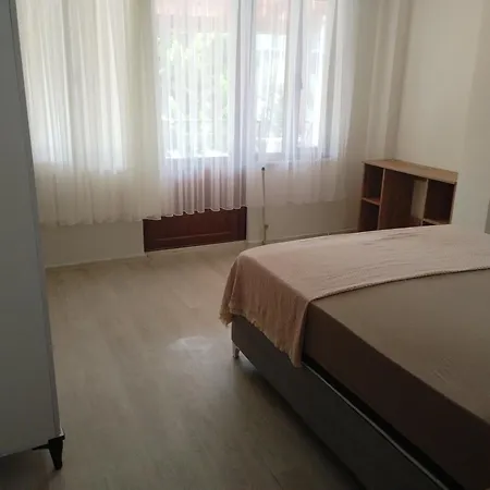 Kadinlar Denizi Plaji 100 M Bahceli Havuzlu Villa *