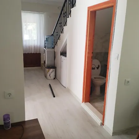 Kadinlar Denizi Plaji 100 M Bahceli Havuzlu *