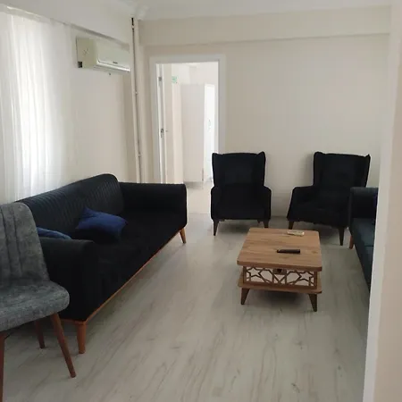 Kadinlar Denizi Plaji 100 M Bahceli Havuzlu Kusadasi