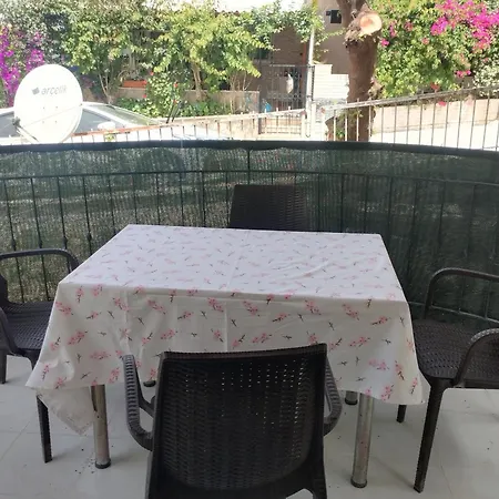Kadinlar Denizi Plaji 100 M Bahceli Havuzlu *
