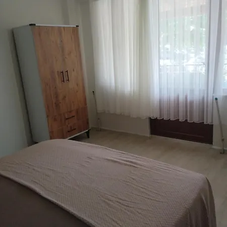 Villa Kadınlar Denizi Plaji 100 M Bahceli Havuzlu