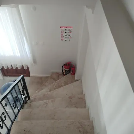 Villa Kadınlar Denizi Plaji 100 M Bahceli Havuzlu