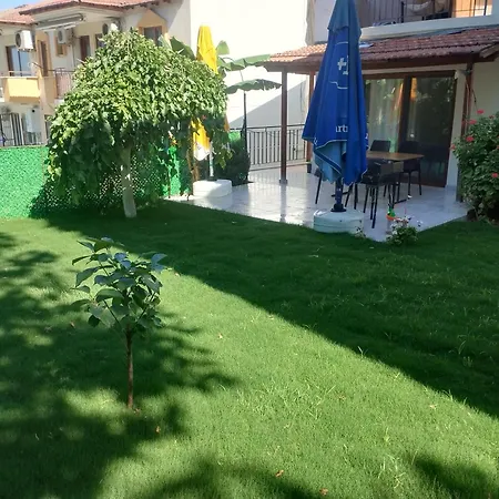 Kadınlar Denizi Plaji 100 M Bahceli Havuzlu *